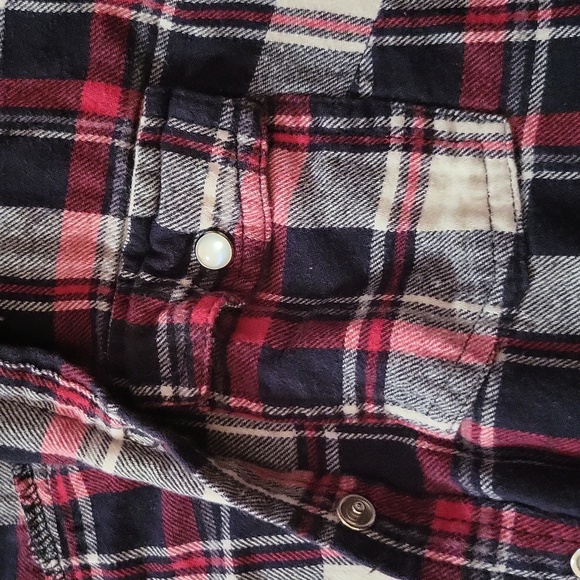 Wetseal top - Picture 5 of 7